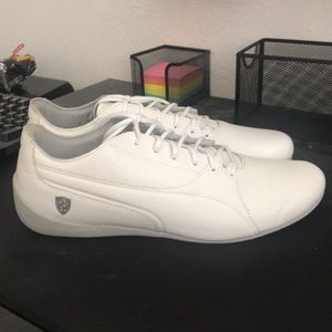 White Puma Men’s lace up Sneakers